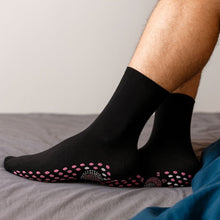 Lade das Bild in den Galerie-Viewer, NeuroWarm - Neurosocken mit selbstwärmender Neurostimulation