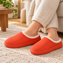 Lade das Bild in den Galerie-Viewer, FeelFree Slipper - ergonomische &amp; rutschfeste Winterslipper
